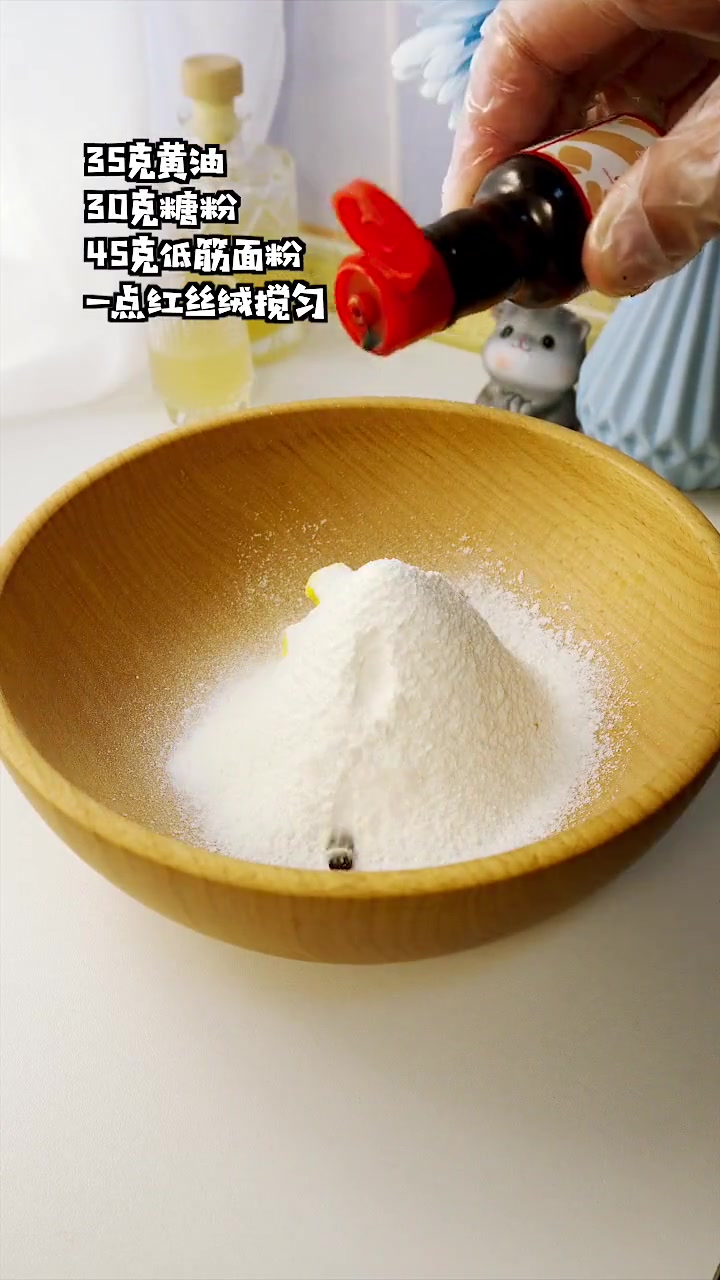 一看就会的草莓脆皮泡芙教程，香甜爆浆超好吃！