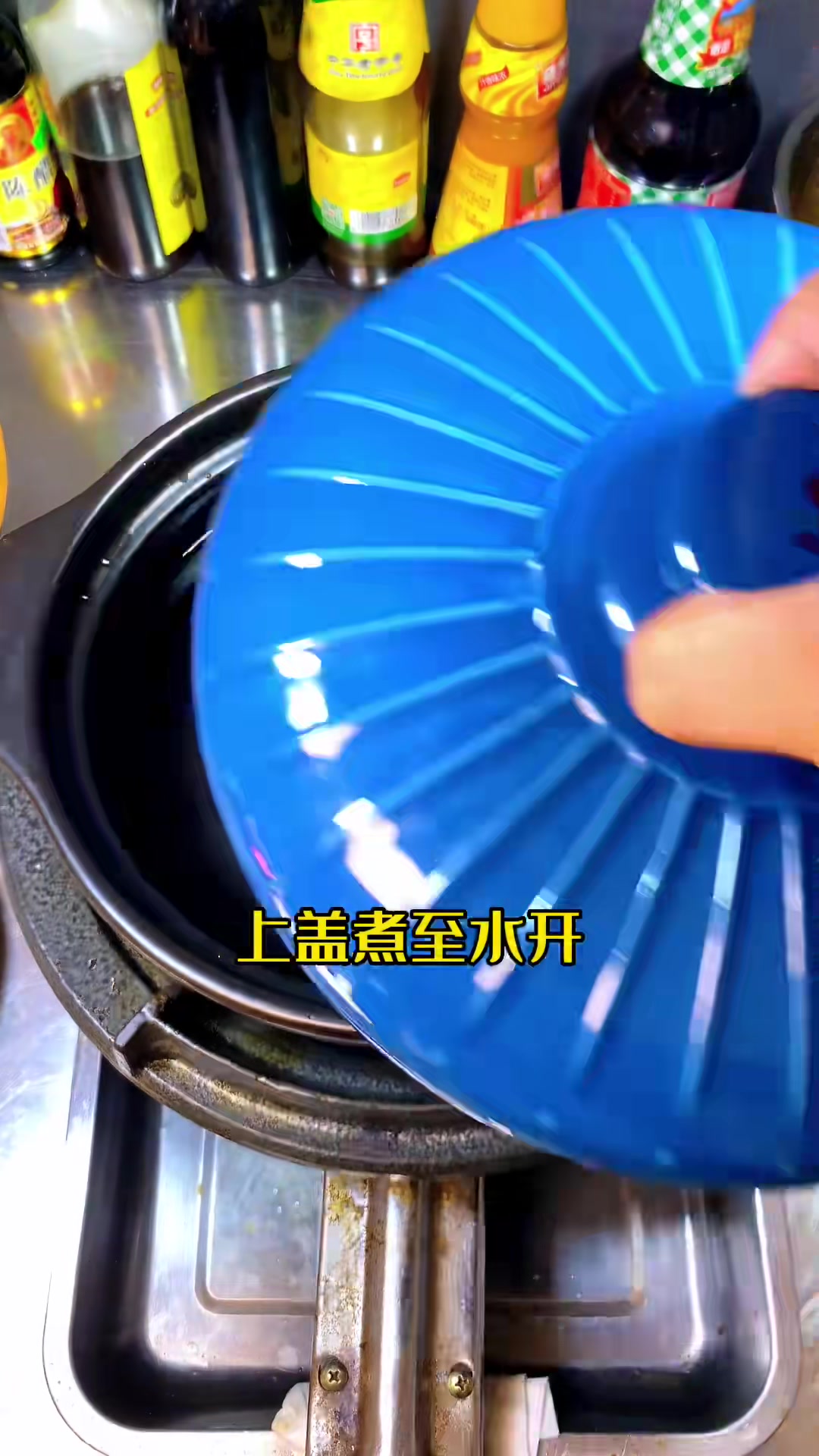 营养美味，原汁原味，鲜甜可口，肉末也好吃的一道生蚝花甲咸菜豆腐汤送给您
