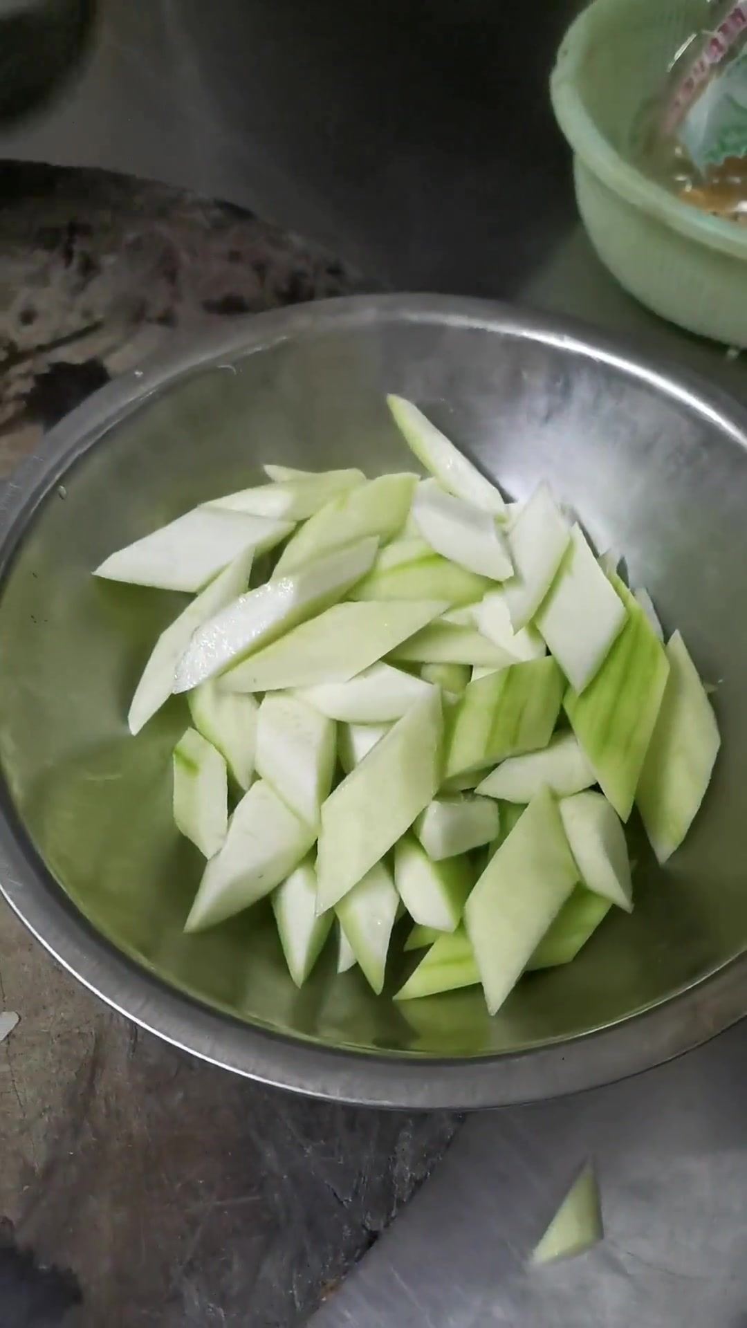 “丝瓜毛豆”夏季必备菜,操作简单方便,口味清淡爽口