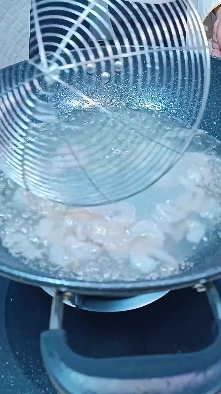秋葵炒虾仁如何做到秋葵翠绿、虾仁Q弹、掌握这几个技巧，你也可以