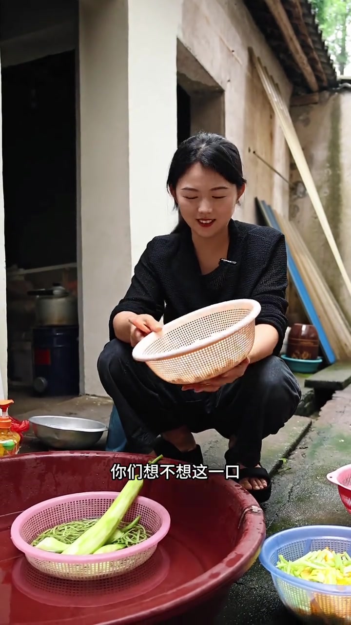 “苕梗子”烧鱼，湖北伢的乡愁，鱼鲜菜味浓，这一口，就懂了“鱼米之乡”的滋味！
