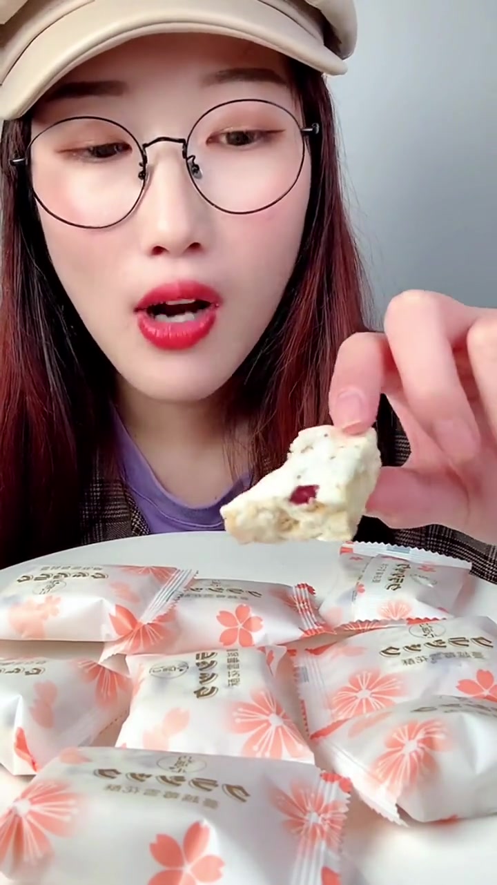 蔓越莓雪花酥,独立包装,干净又卫生输入“mym”你的是什么呢?“蔓越莓”