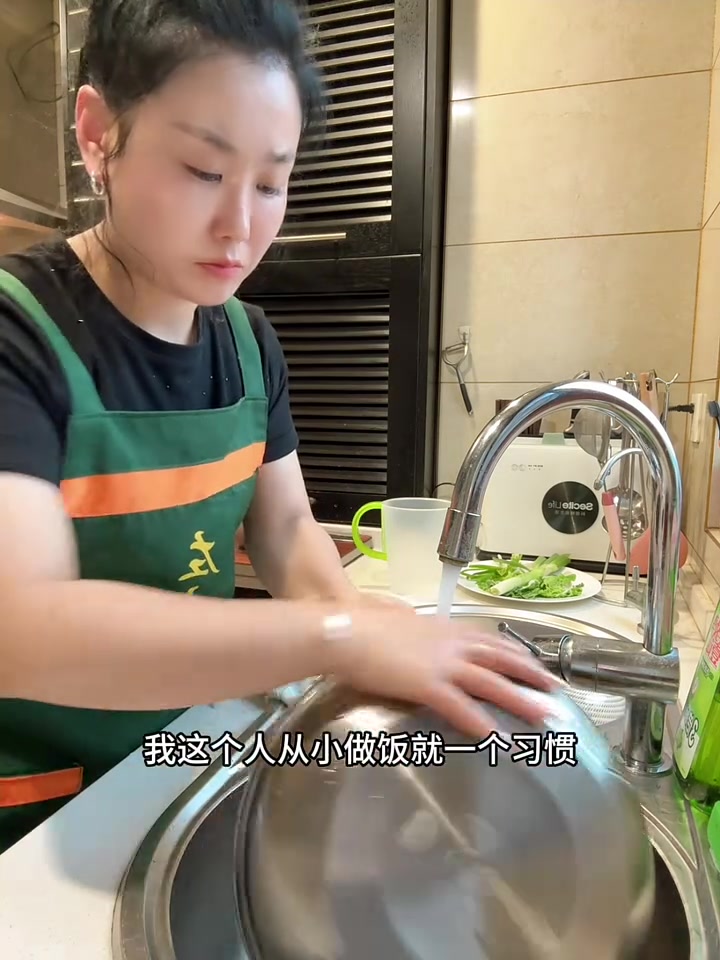 内蒙古特产美食：猪排烩酸菜