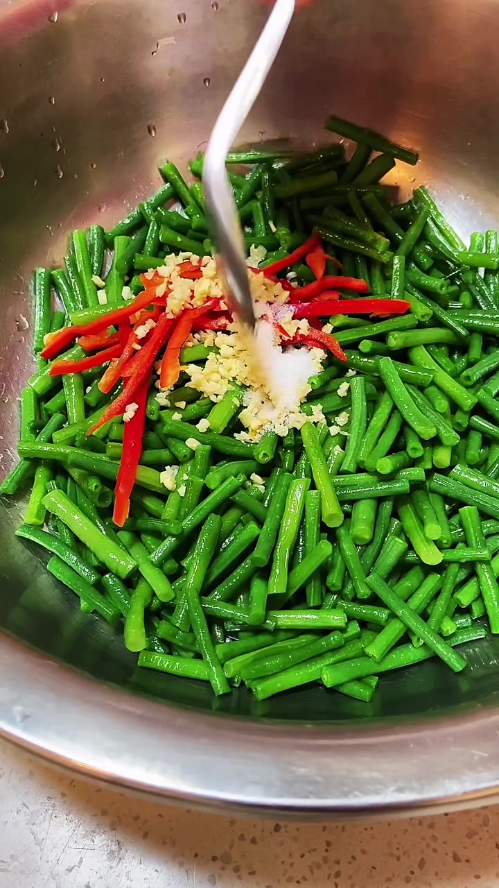 夏天超好吃下酒神菜芝麻酱拌豆角教程来啦