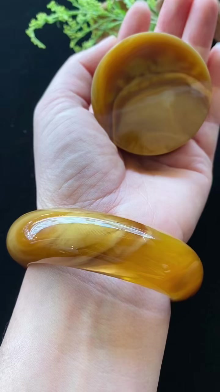 天然缅甸鸡油黄蜜蜡手镯