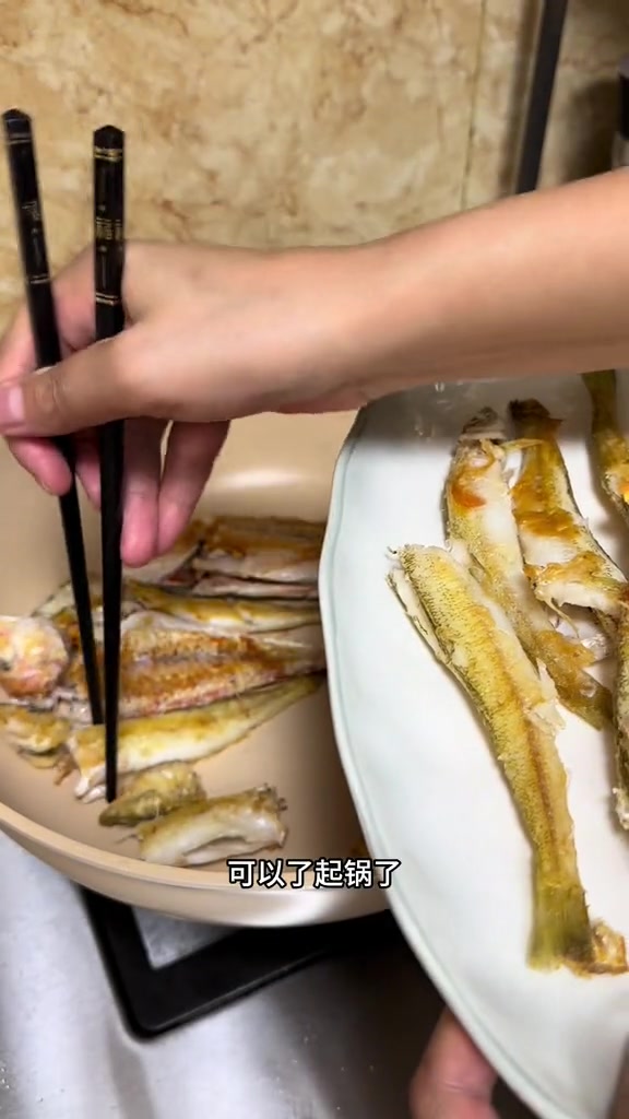 今晚请客吃饭,一人花两小时做九菜一汤,来看看有哪些菜