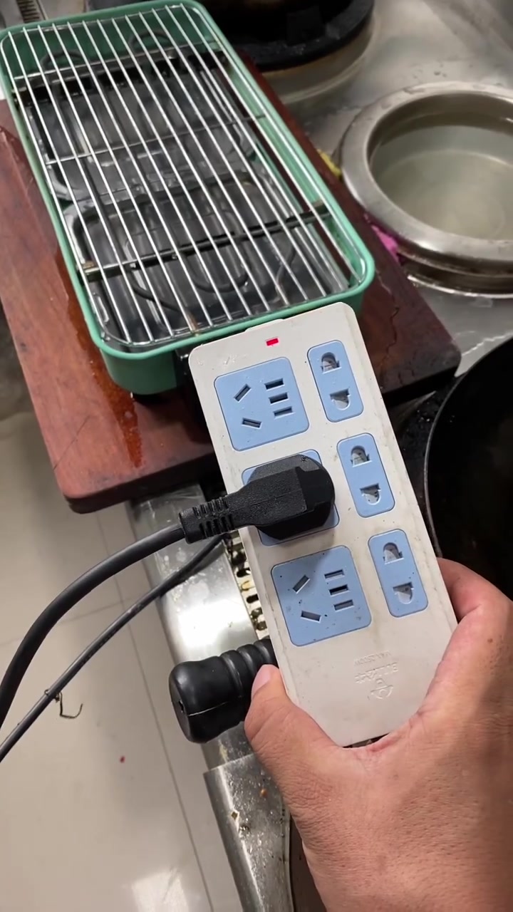 烤串神器超好用轻松在家做烧烤还省钱