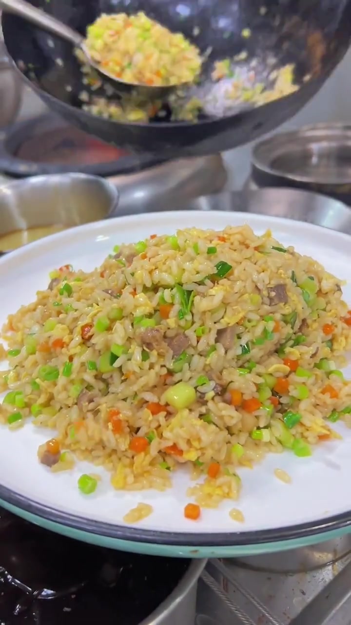 食欲满满的食神蛋炒饭就是如此简单沧州爷们申请出战