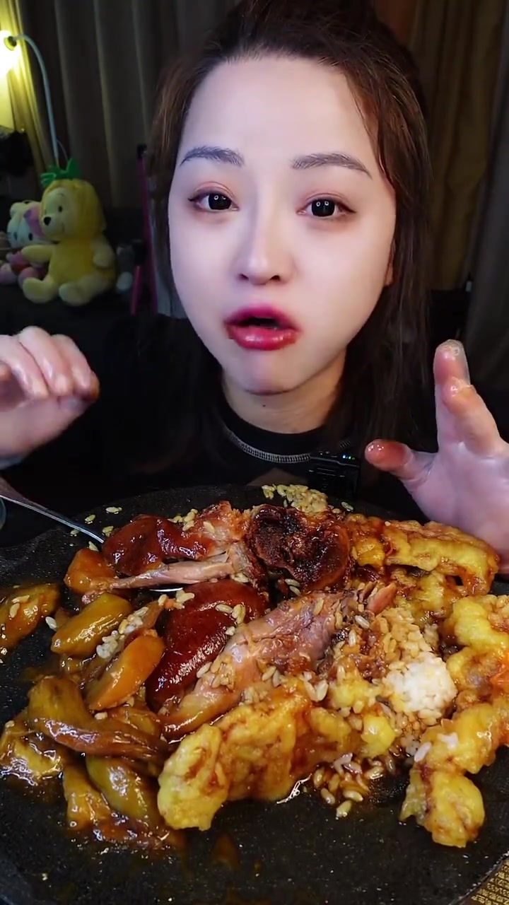 大肘子地三鲜锅包肉东北家常菜来啦！今天吃外卖