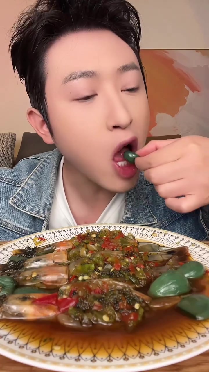 嘎嘎好吃的鱼籽夹馅虾,虾肉嫩无腥味,鱼籽爆浆超爱!