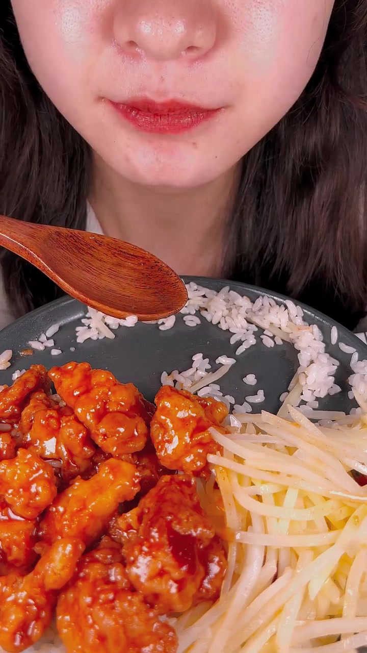 糖醋里脊盖浇饭，家常饭尊嘟好香！