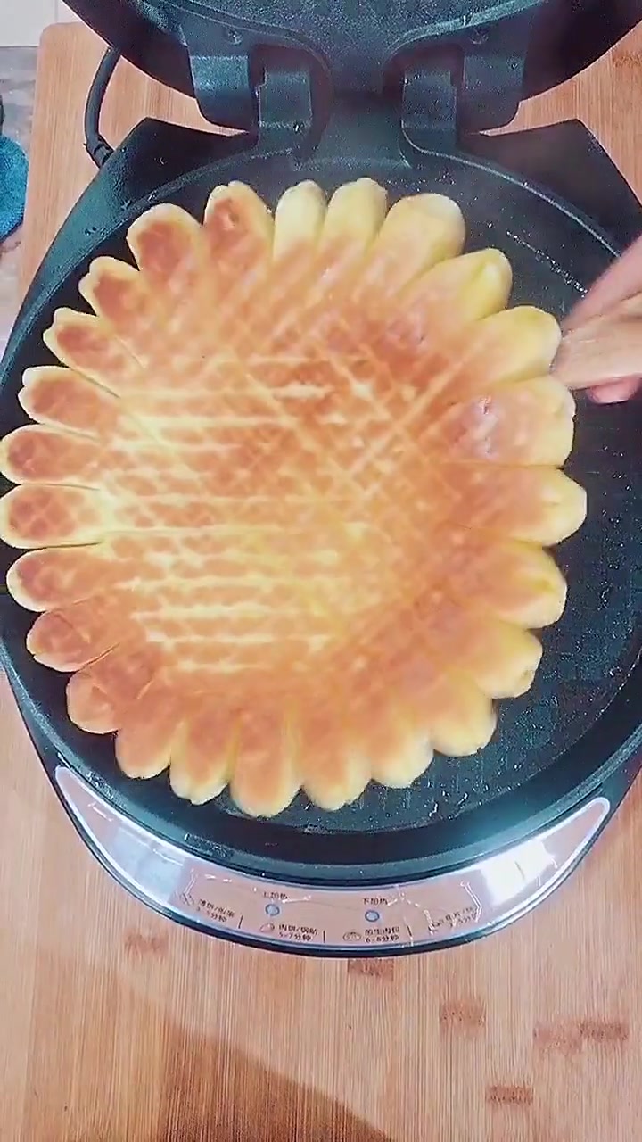 在这个端午节，我们不光有美味的粽子，还有都爱吃的花馍。美味也不止于此