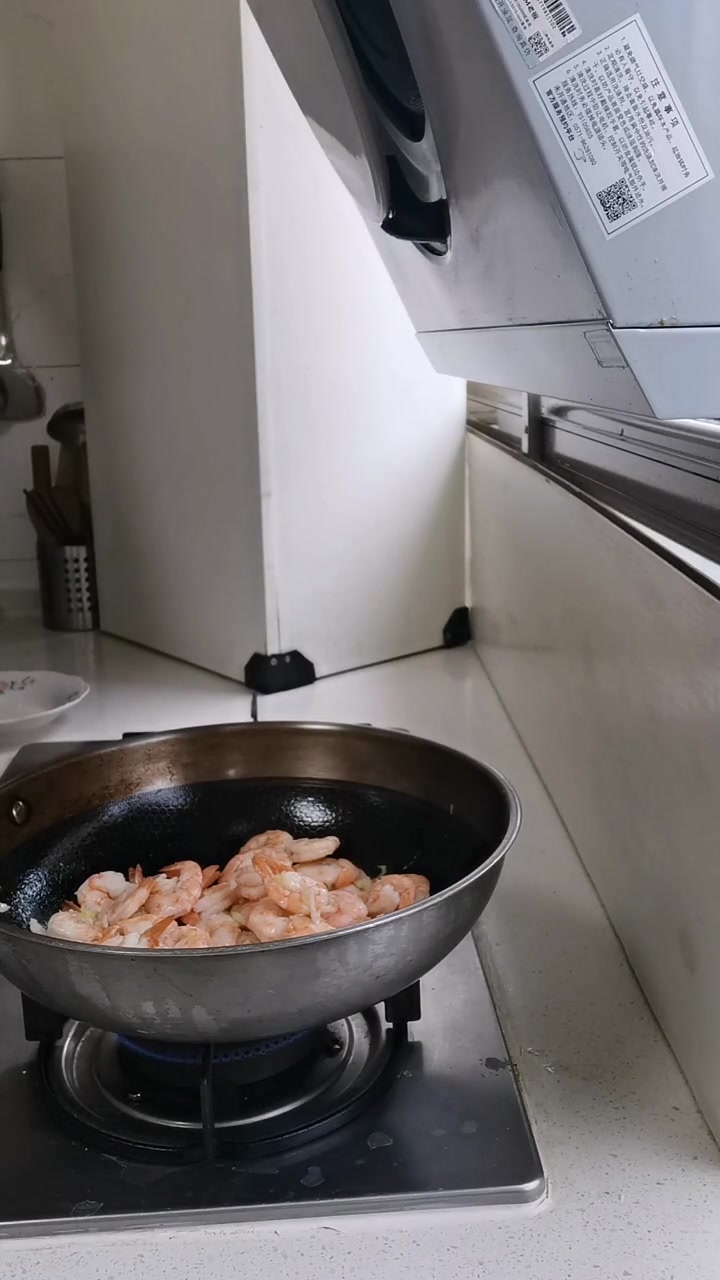 大虾炒黄瓜片的制作