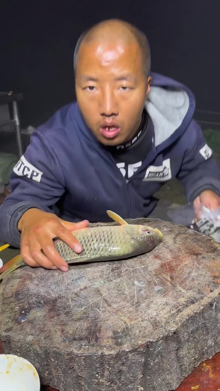 教你做稻花鱼和黑毛土猪清汤超美味