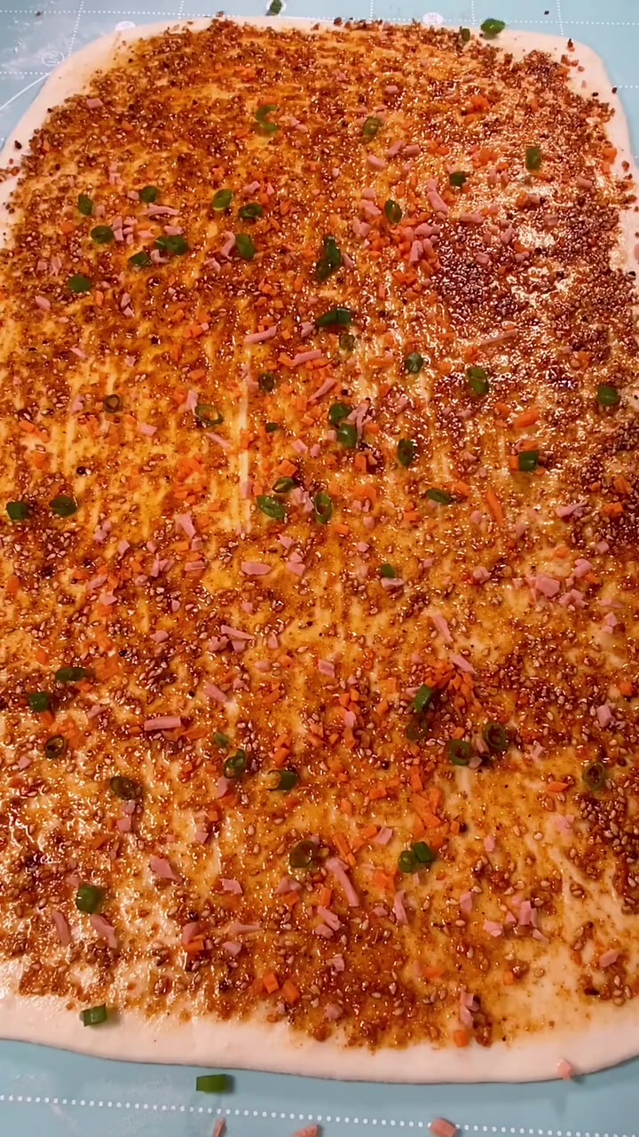 烧烤味盘龙大花卷做法简单，大人孩子抢着吃！