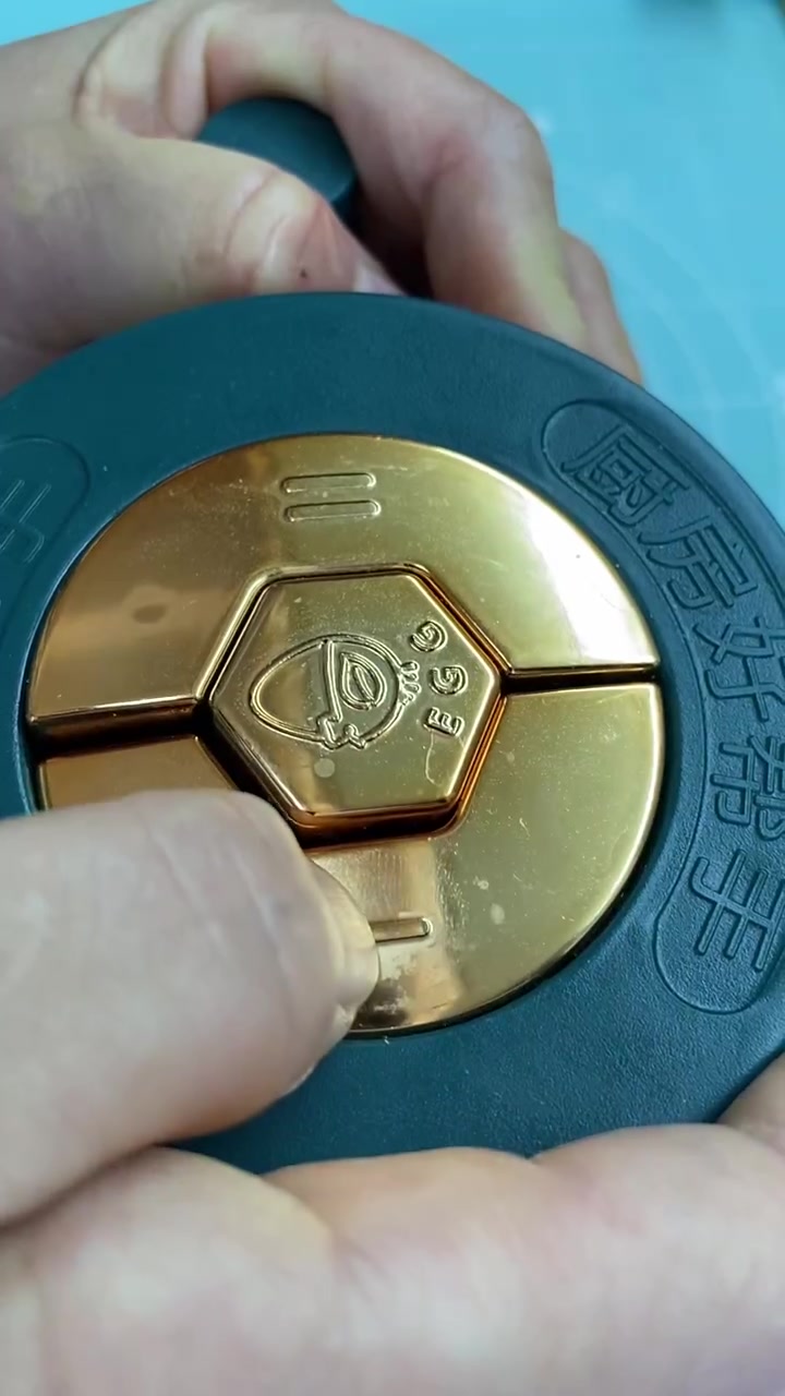 自己在家学会做丸子涮个火锅整个汤面那可真是香啊最主要安全感十足!做法简单赶紧试做吧!