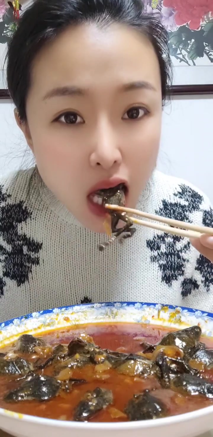 拍视频说蛤蟆头不能吃还配鱼头别吃啦