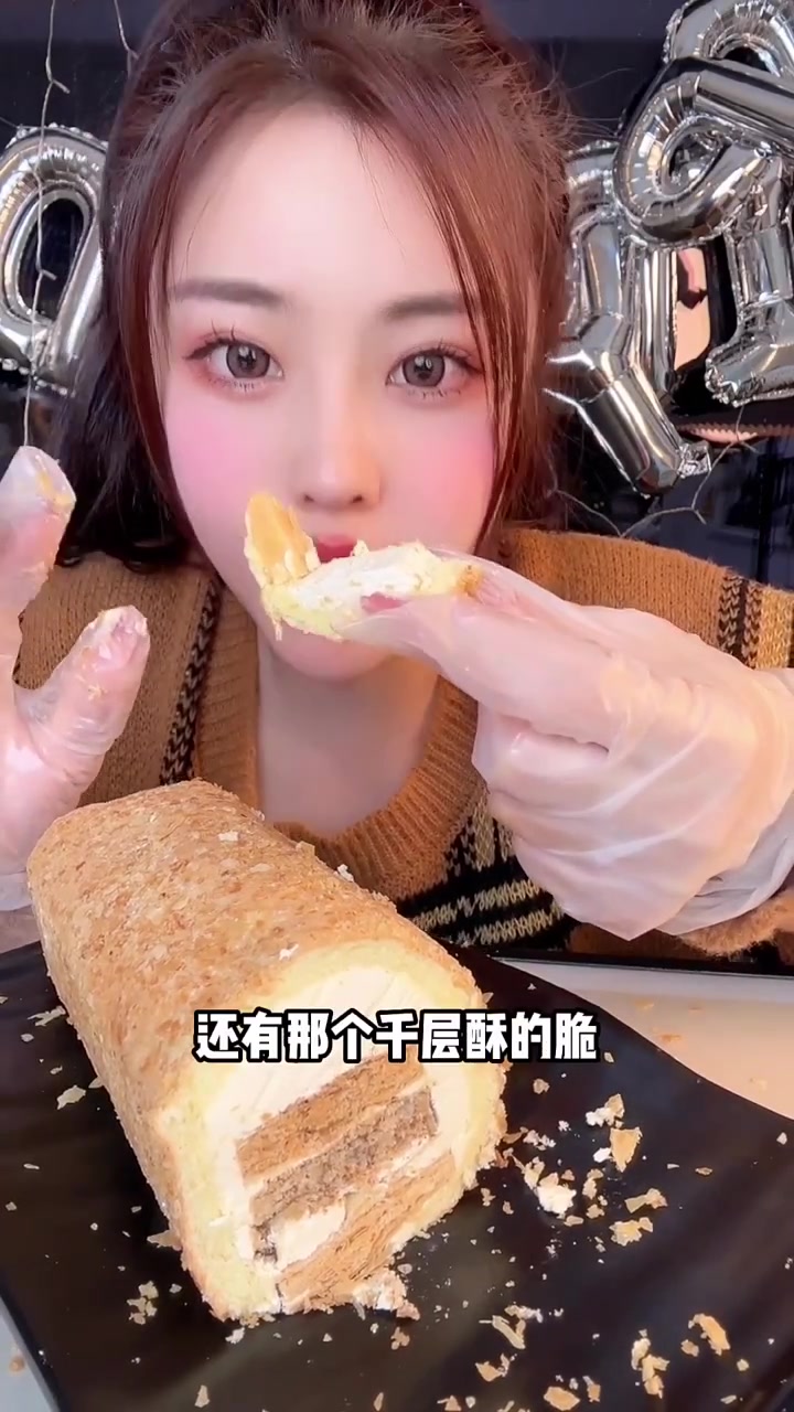 内卷王者拿破仑蛋糕卷!软绵细腻,满是酥碎与奶油