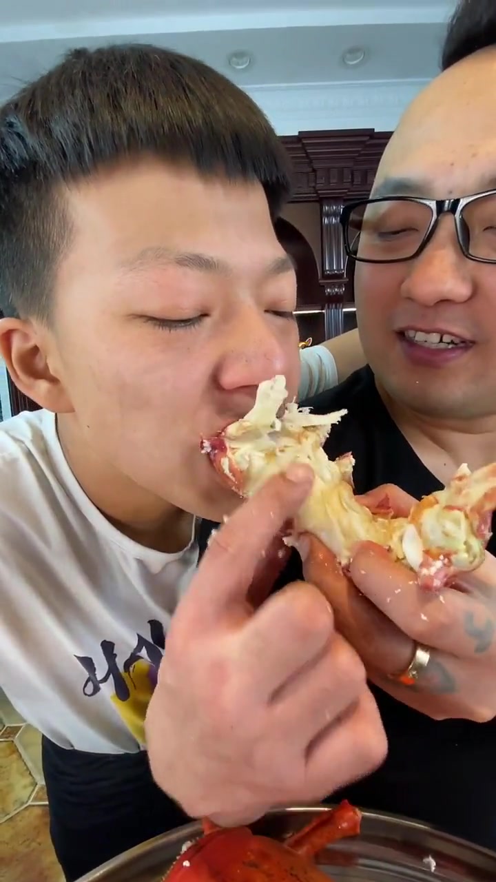 两千多的大龙虾肉多膏满超爽吃它有啥窍门？