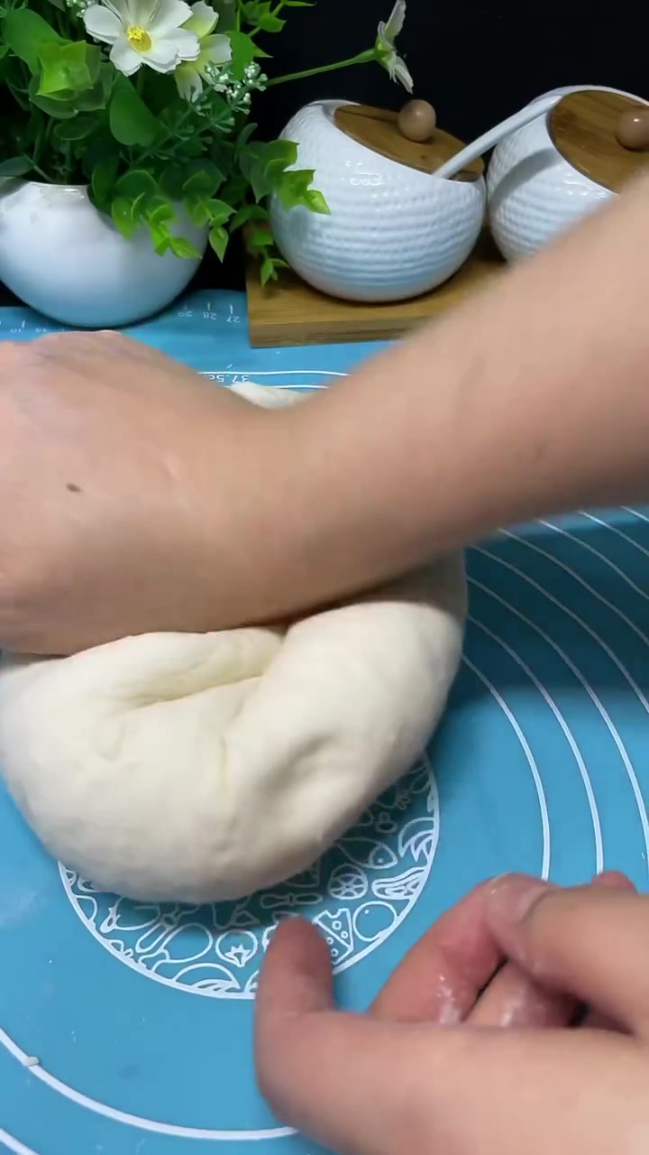 蓬松香甜红豆花卷做法分享孩子们超爱快做起来