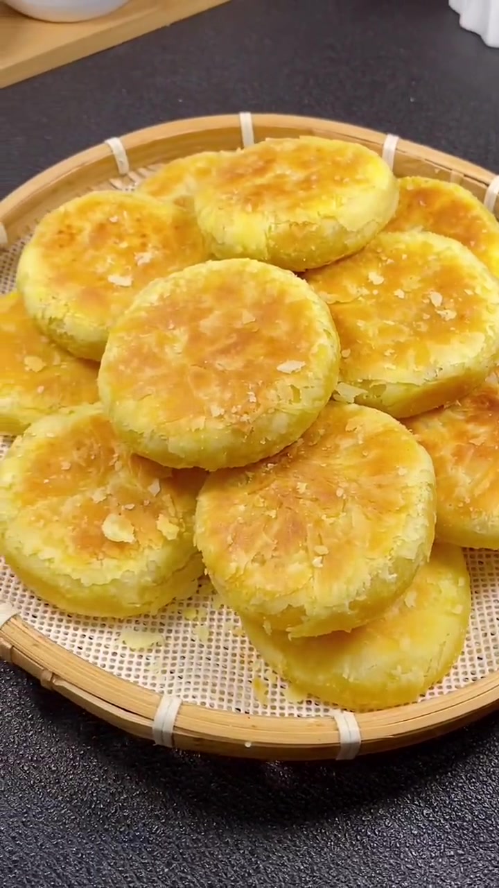层层酥脆掉渣小酥饼,简单做法在家就能做!