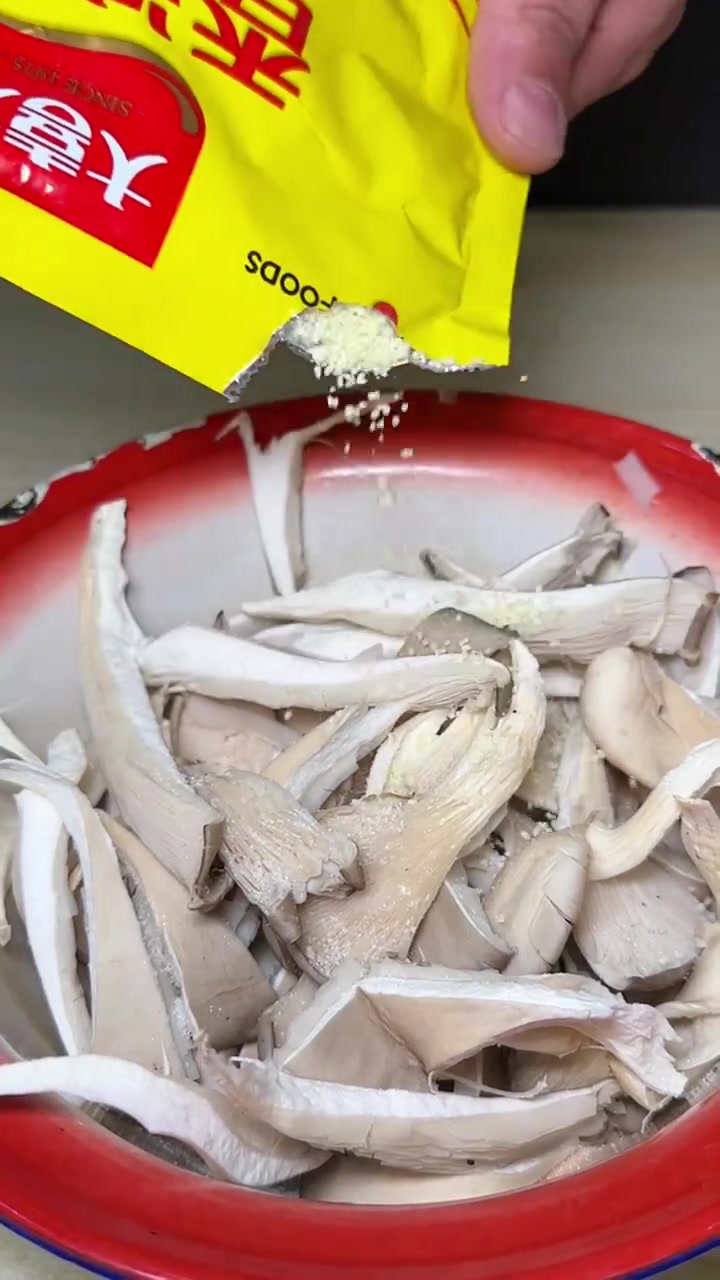 炸串店高利润菜品，炸鲜蘑做法，椒盐鲜蘑做法