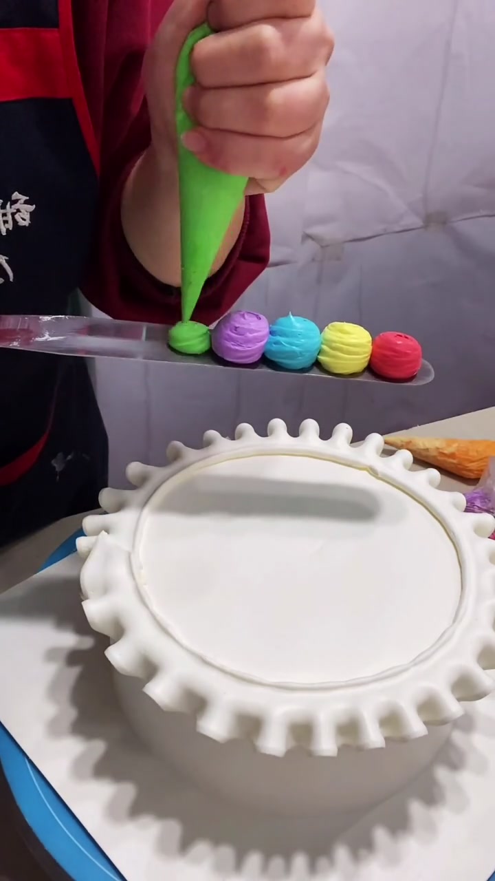 彩虹蛋糕的做法