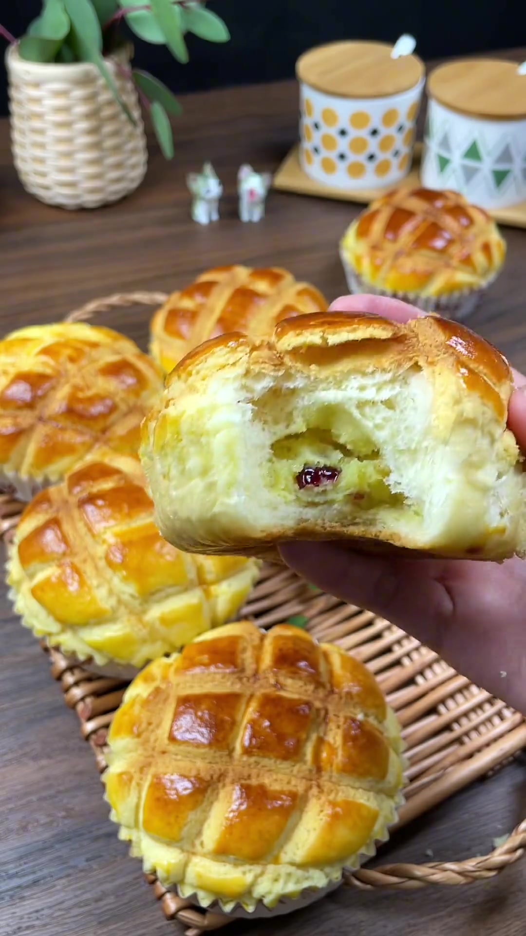 在家轻松复刻超好吃的外酥里软港式菠萝包