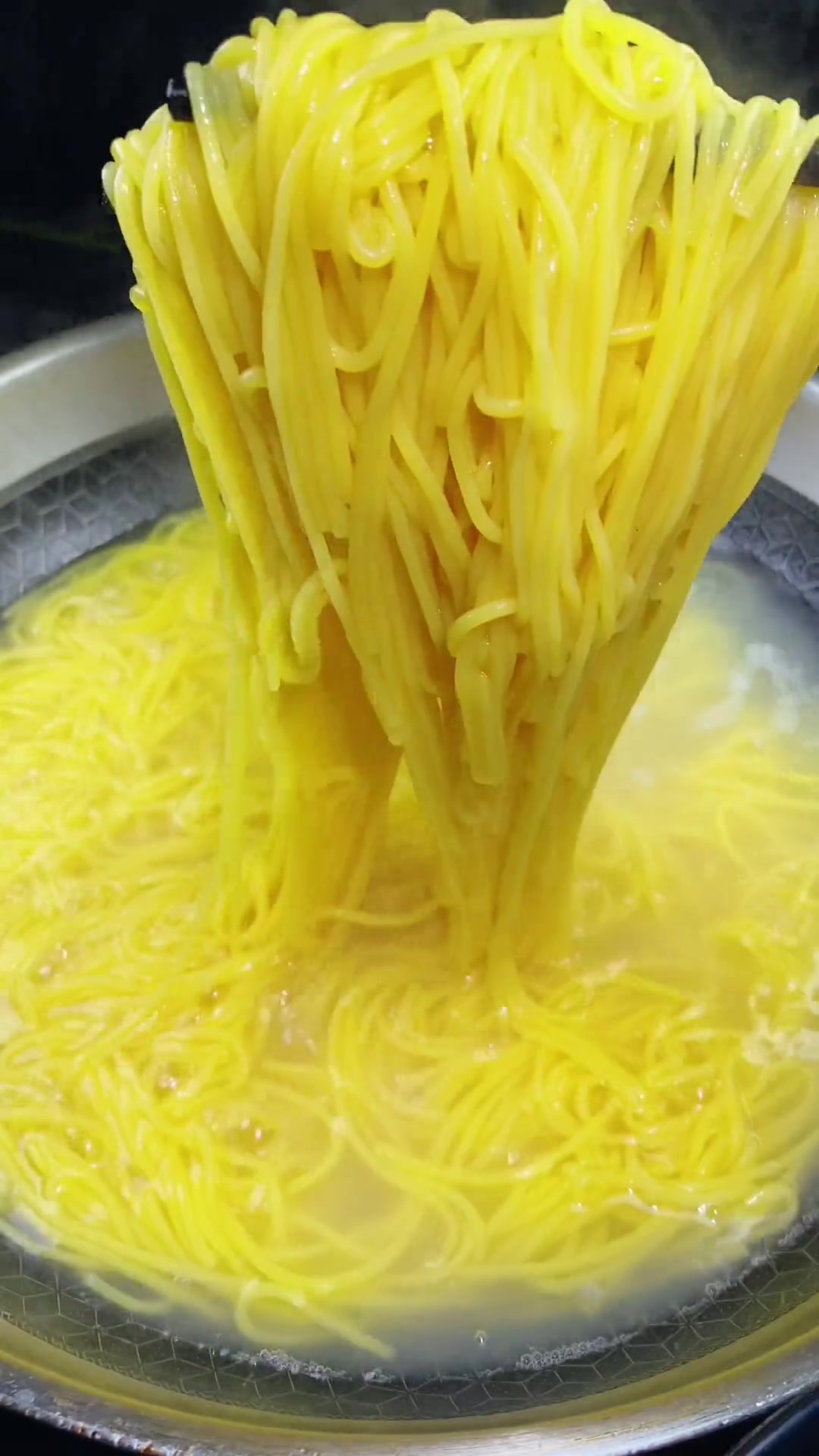 夏天没胃口？试试这巨好吃的葱油拌面做法！