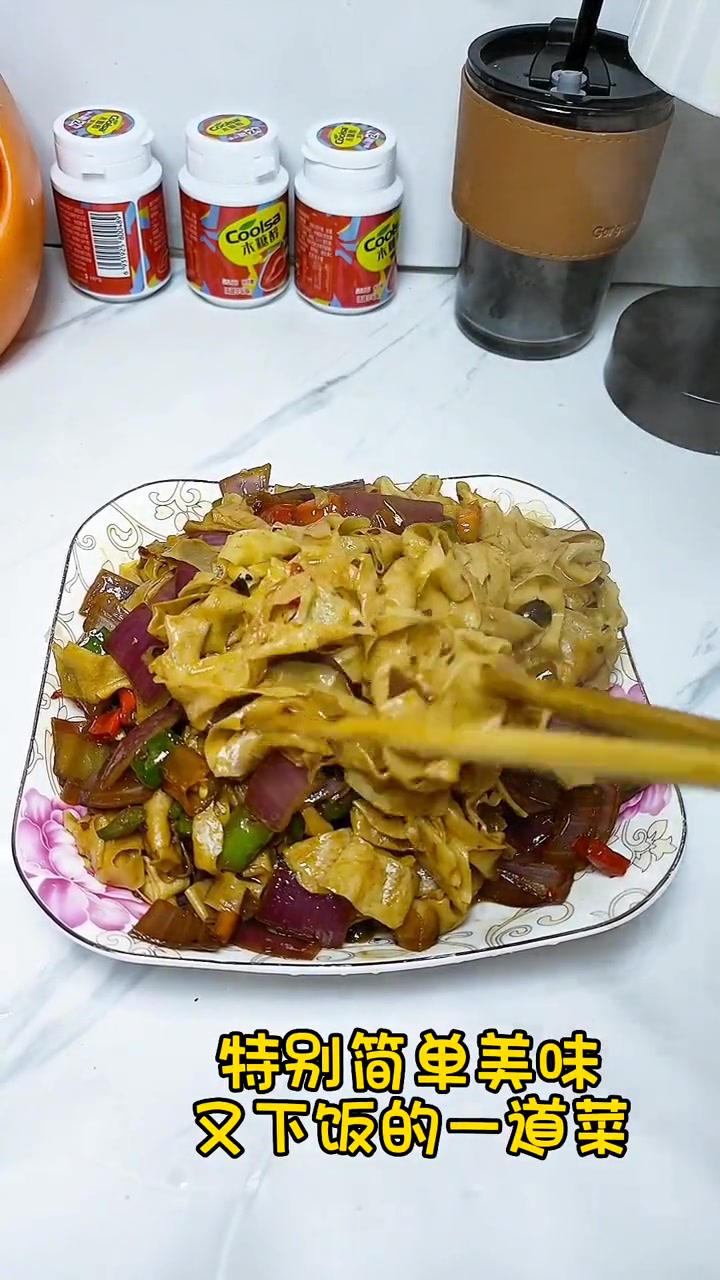 蛋白肉温水泡开，炒菜凉拌煮火锅都美味吸汁！