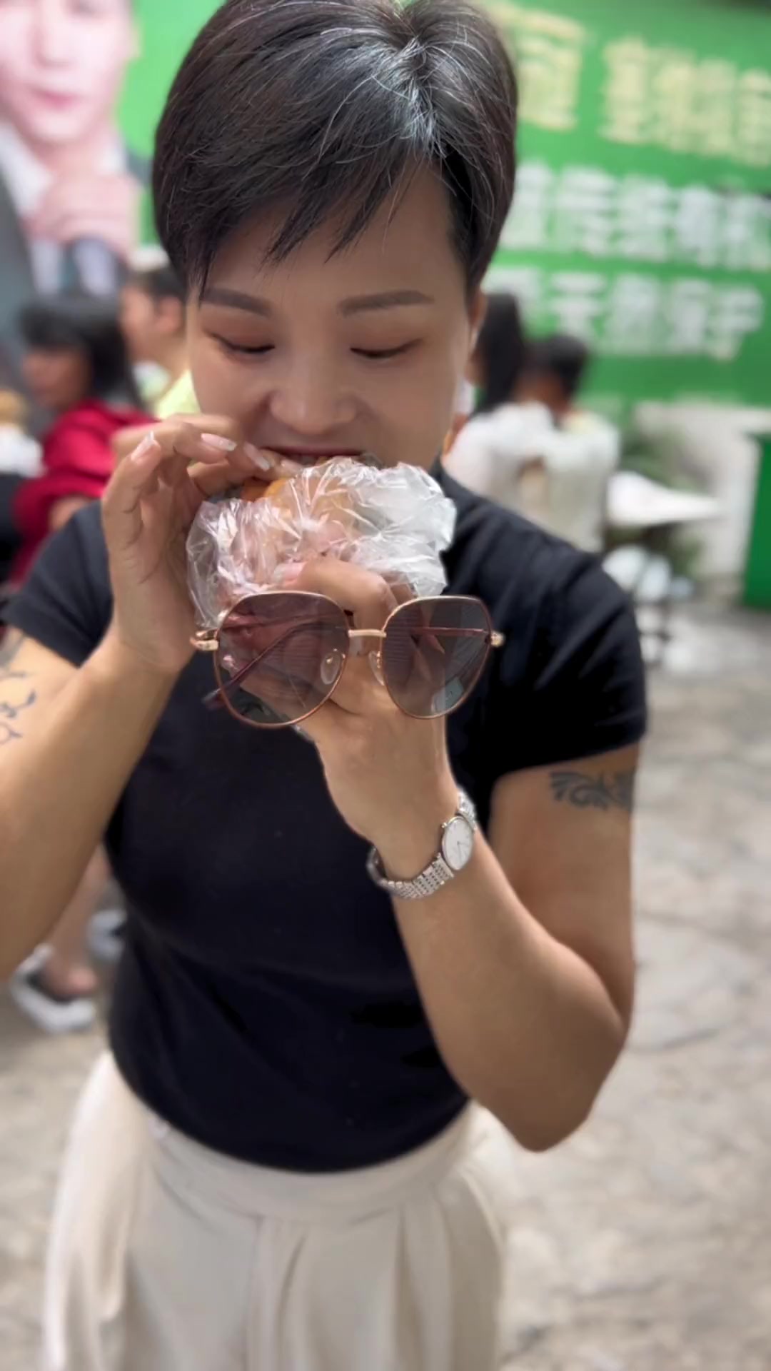 逛菜市心心念念的油条包麻糍超好吃