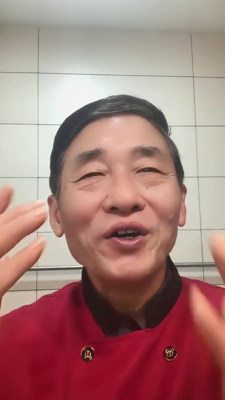 上海和平饭店薛明分享鸭血烧豆腐做法