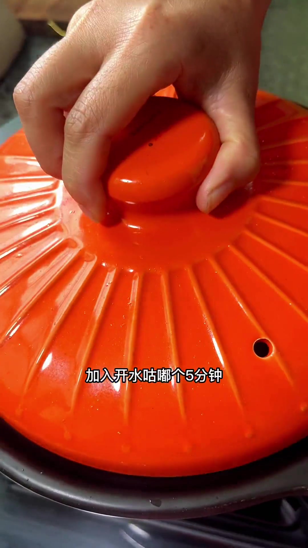 鲟鱼炖豆腐怎样才能没有腥味，汤汁浓白，肉质鲜嫩？鲟鱼没有刺，很适合老人和小孩吃