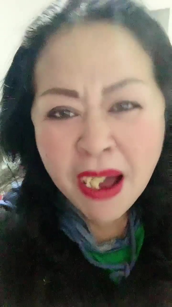给自己做的带皮,玉米面和白面发糕,虎子不喜欢吃