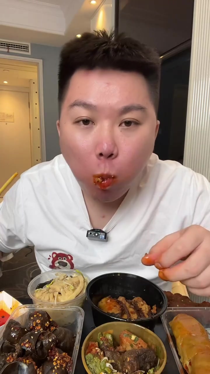 第一次吃这么大的红烧狮子头