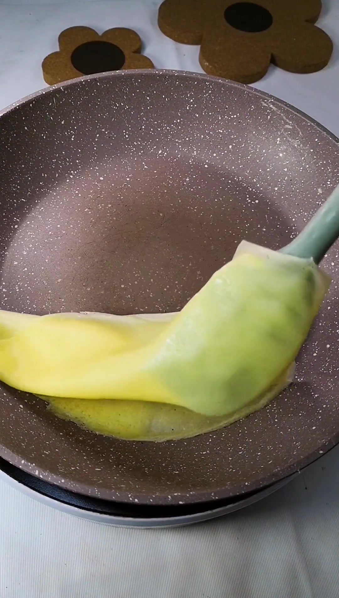 一口平底锅搞定的芒果千层蛋糕要不要来一块