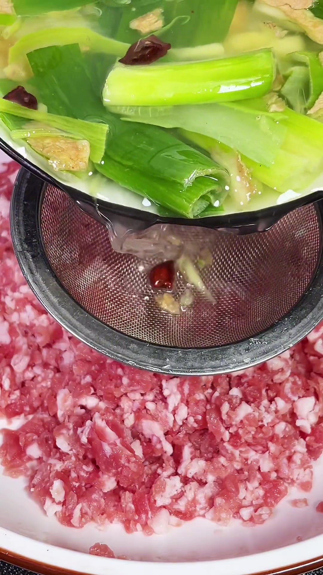 猪肉大葱馅包子有烂葱味?可能少了这一步