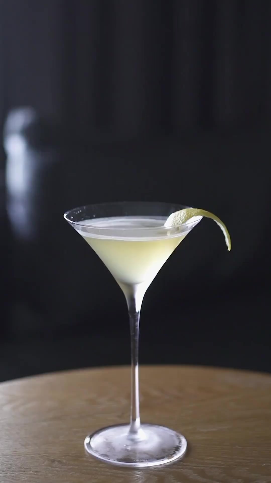 “柑橘茶香的一杯Vesper Martini！冷冽干净又让人回味无穷！”