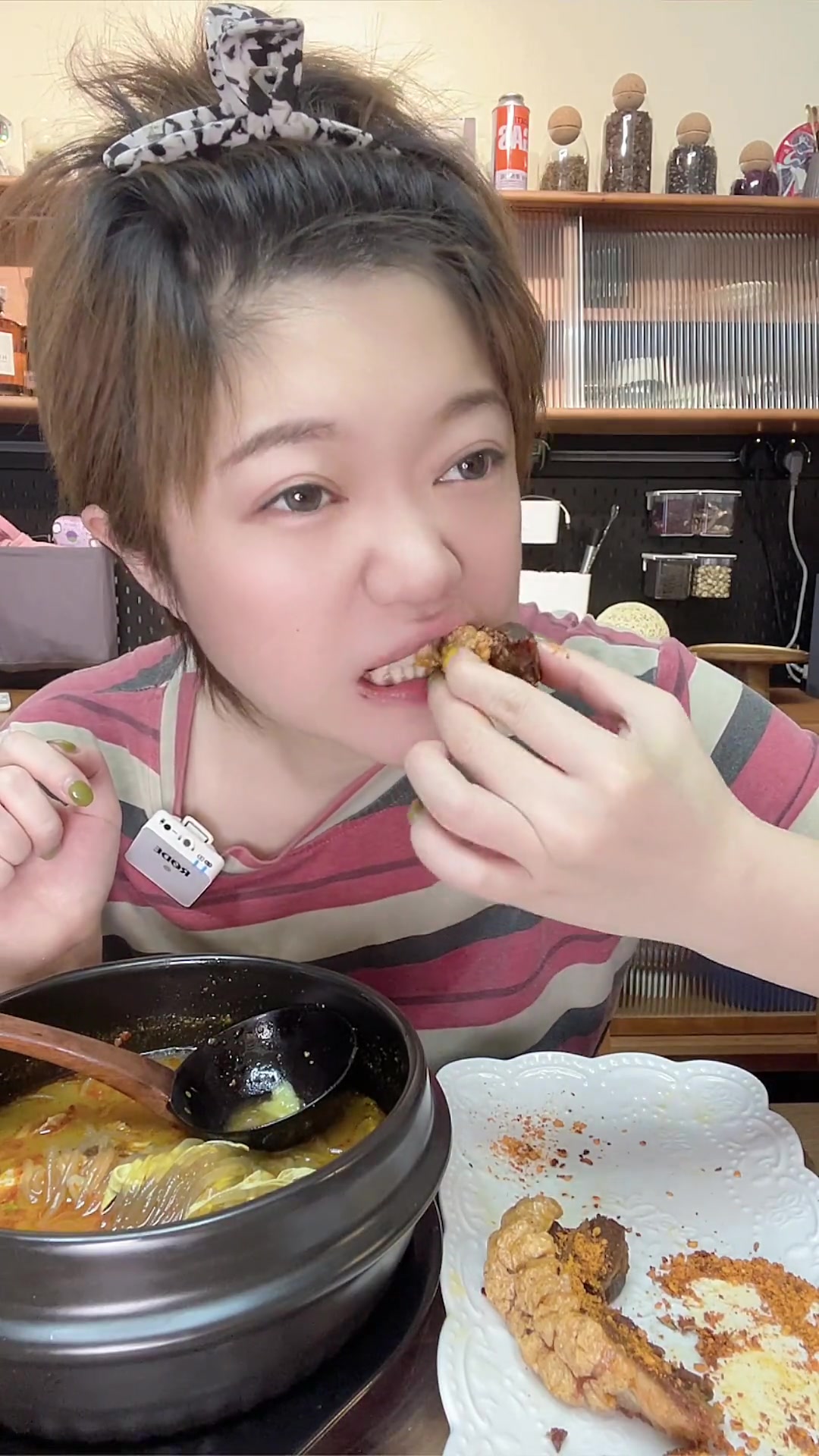 淮南牛肉汤脆皮五花肉大鸡腿!汤里送的酥饼都没吃上,大满足!