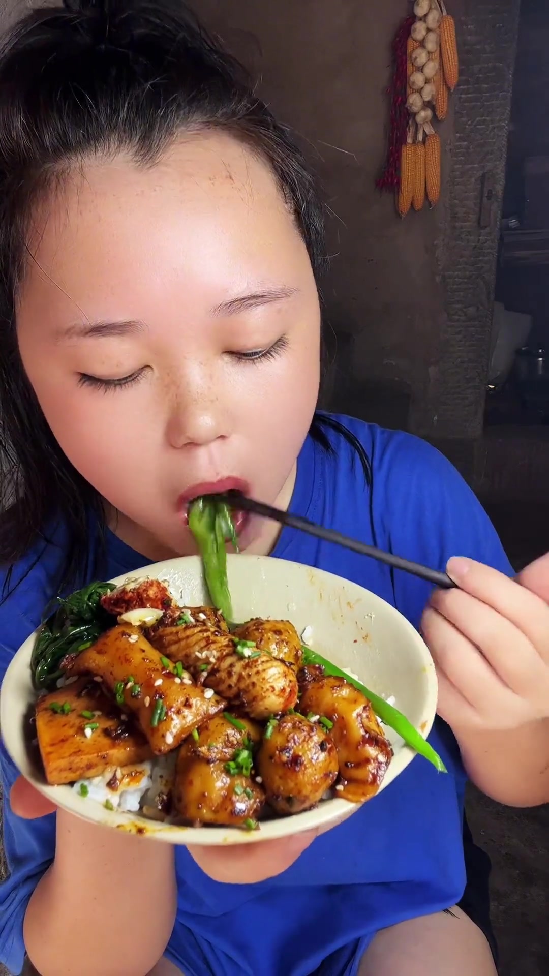 今天吃麻辣香锅空心菜放一放还有麻辣豆腐