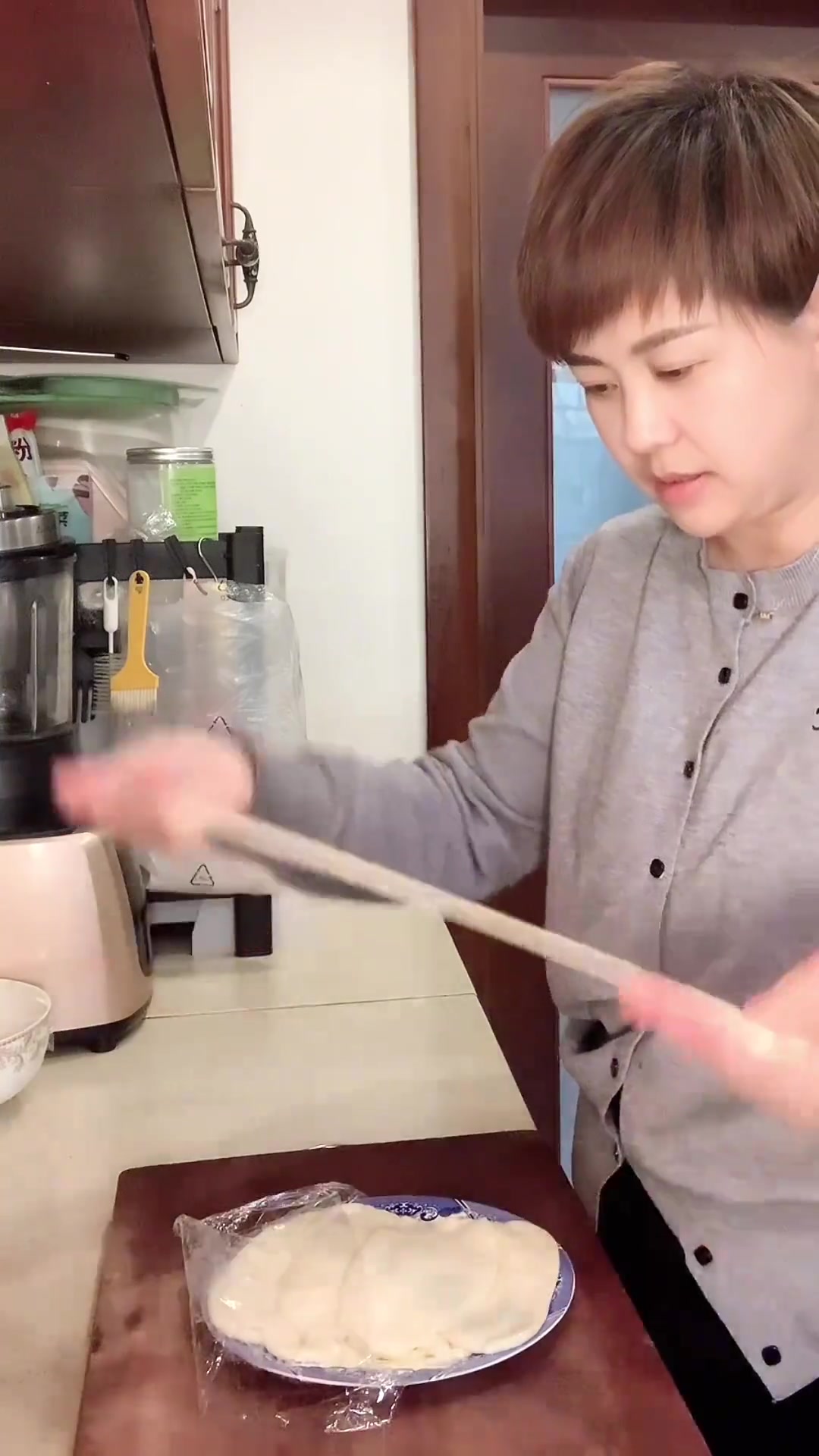 今天自己和面手扯拉面成功了，和面配方不难，你也能做出好吃劲道的红烧牛肉面