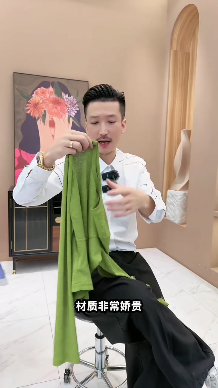 简约不简单,低调中彰显高级,这才是穿搭的至高境界