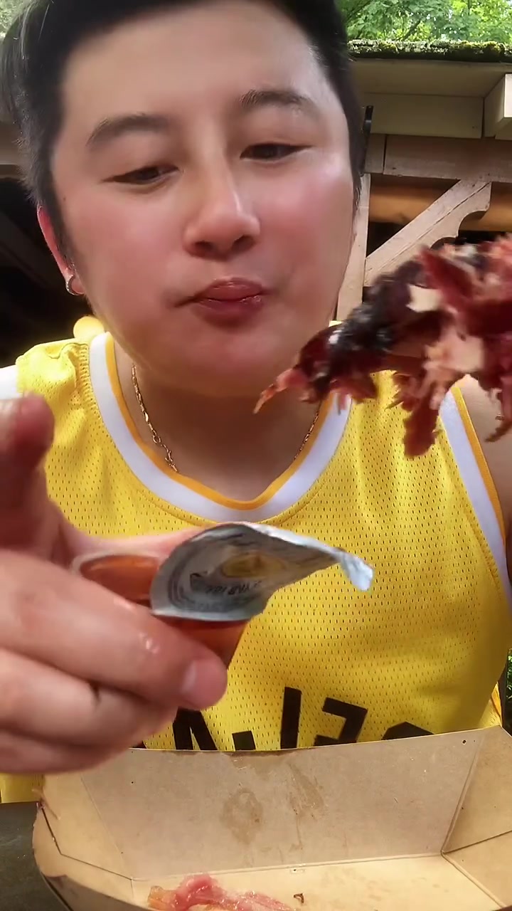 物价飞涨的美国，一只烤火鸡腿多少钱？