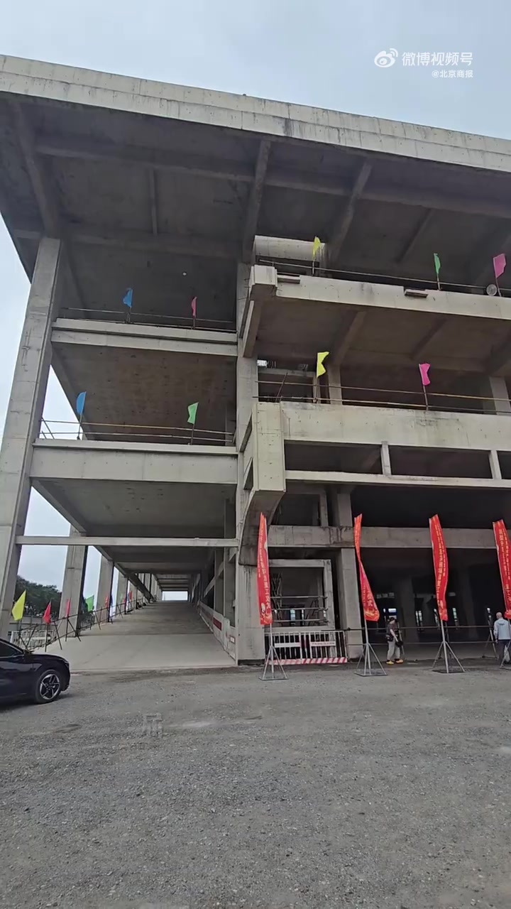 7月1日，北京新发地市场蔬菜综合交易大楼正式复工，其中b座楼有望于今年年底投入使用，届时将