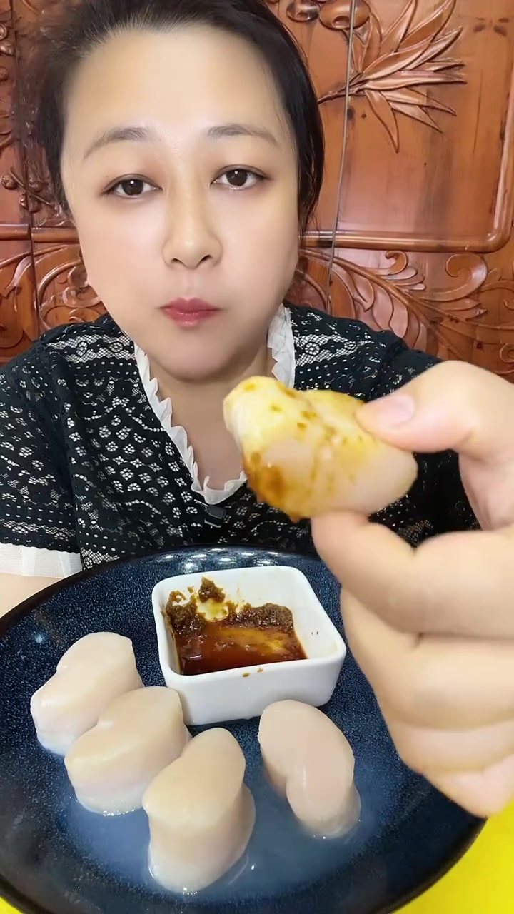 大肥肉块做法简单,切片这样做,老人吃超合适!