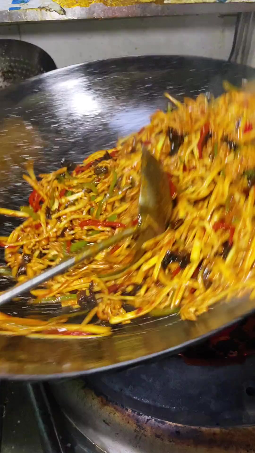 鱼香肉丝不难做,有了这个料包在家也能做出跟饭店一样好吃的鱼香肉丝,大人小孩都爱吃