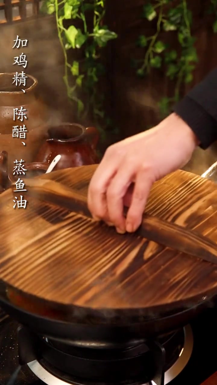 这道红烧桂鱼，建议你们要学一学，香汁浓郁、肉质细腻，让你们好吃的想打仔