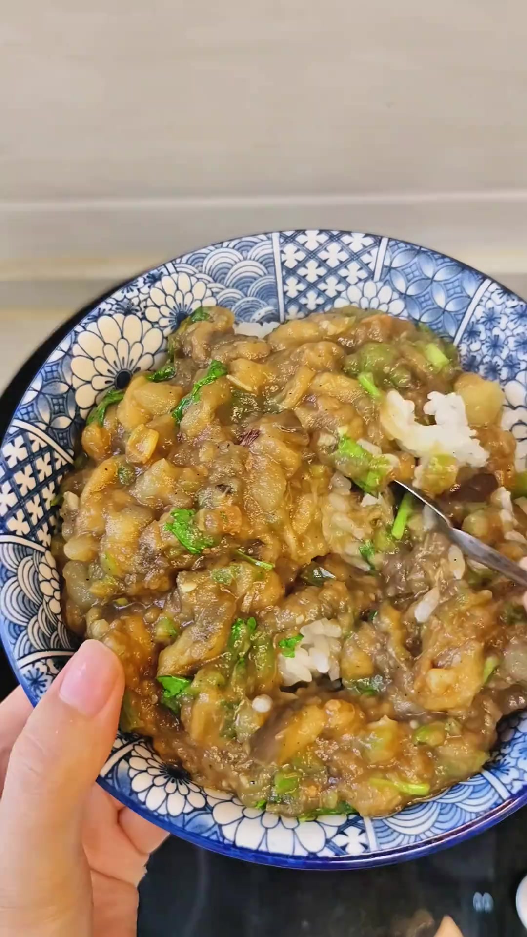 茄子土豆泥拌饭,香迷糊了拌起来吃,好吃!