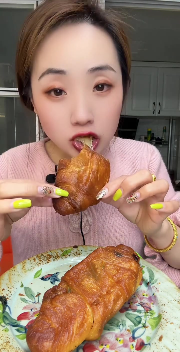 油炸巧乐饺超烫巧克力热到爆好久没吃啦