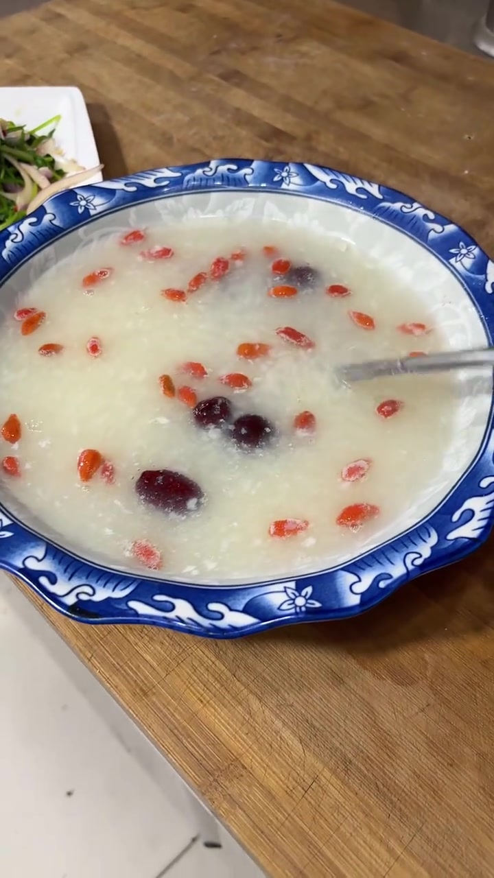 做的丸子汤和炸虾仁